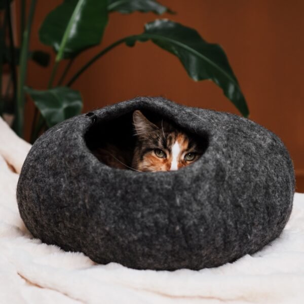 Felt Cat Cave – Handmade Natural Wool