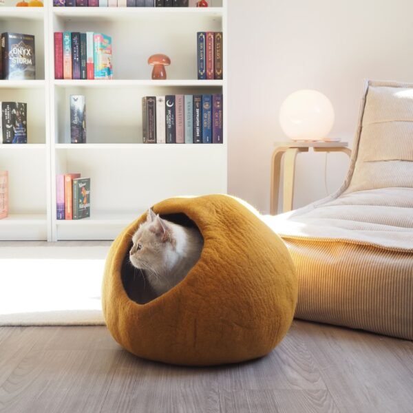 Felt Cat Cave – Handmade Natural Wool