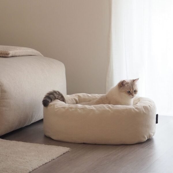 Luxury Cat Bed – Soft Cord Cozy Nest (Oval Design)