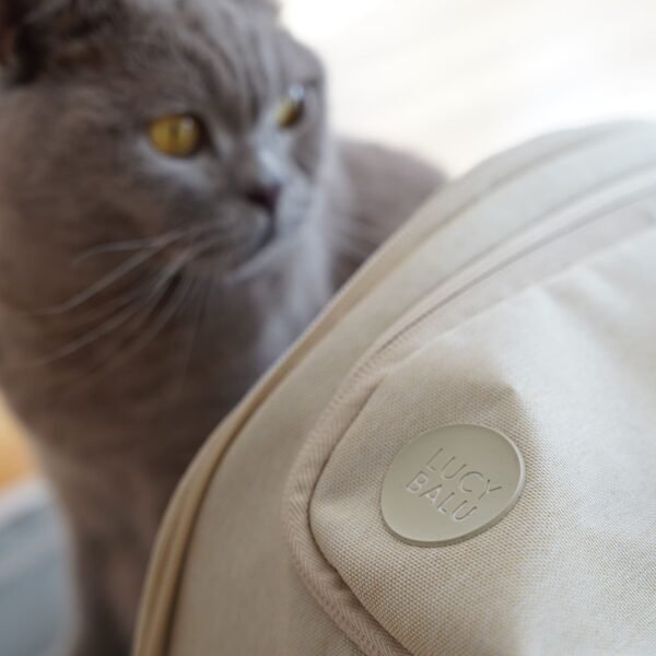 katzen-transporttasche-gross-tragetasche-logo Premium Cat Carrier Bag – Airline-Approved Cat Carrier