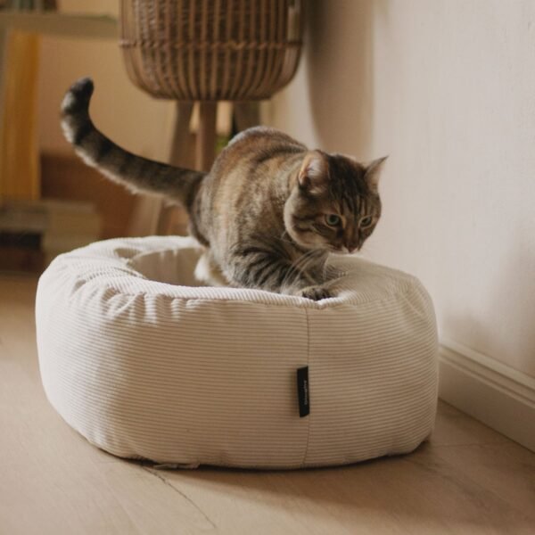 Luxury Cat Bed – Soft Cord Cozy Nest (Oval Design)
