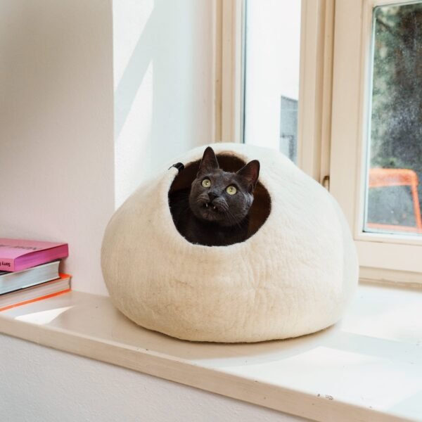 Felt Cat Cave – Handmade Natural Wool